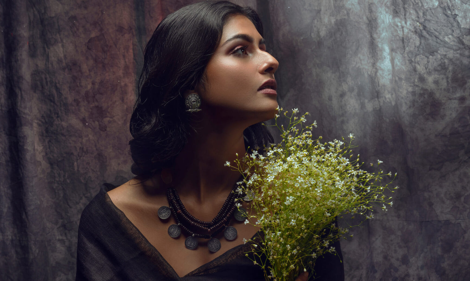 Some mind-blowing ideas to surprise your valentine partner with silver jewelry