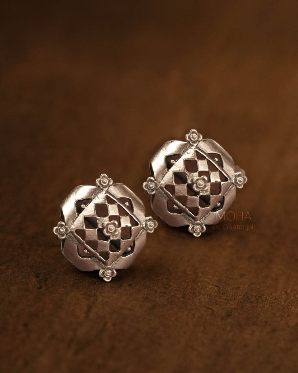 Chak Silver studs by MOHA