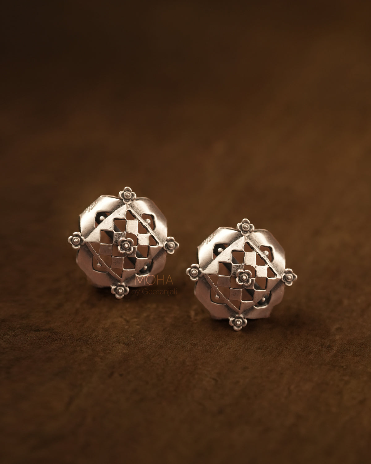 Chak Silver studs by MOHA