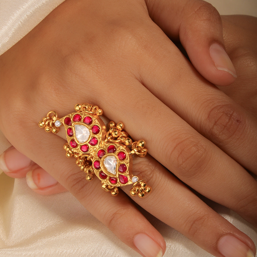 Dwayi Vertical Silver Finger Ring by MOHA
