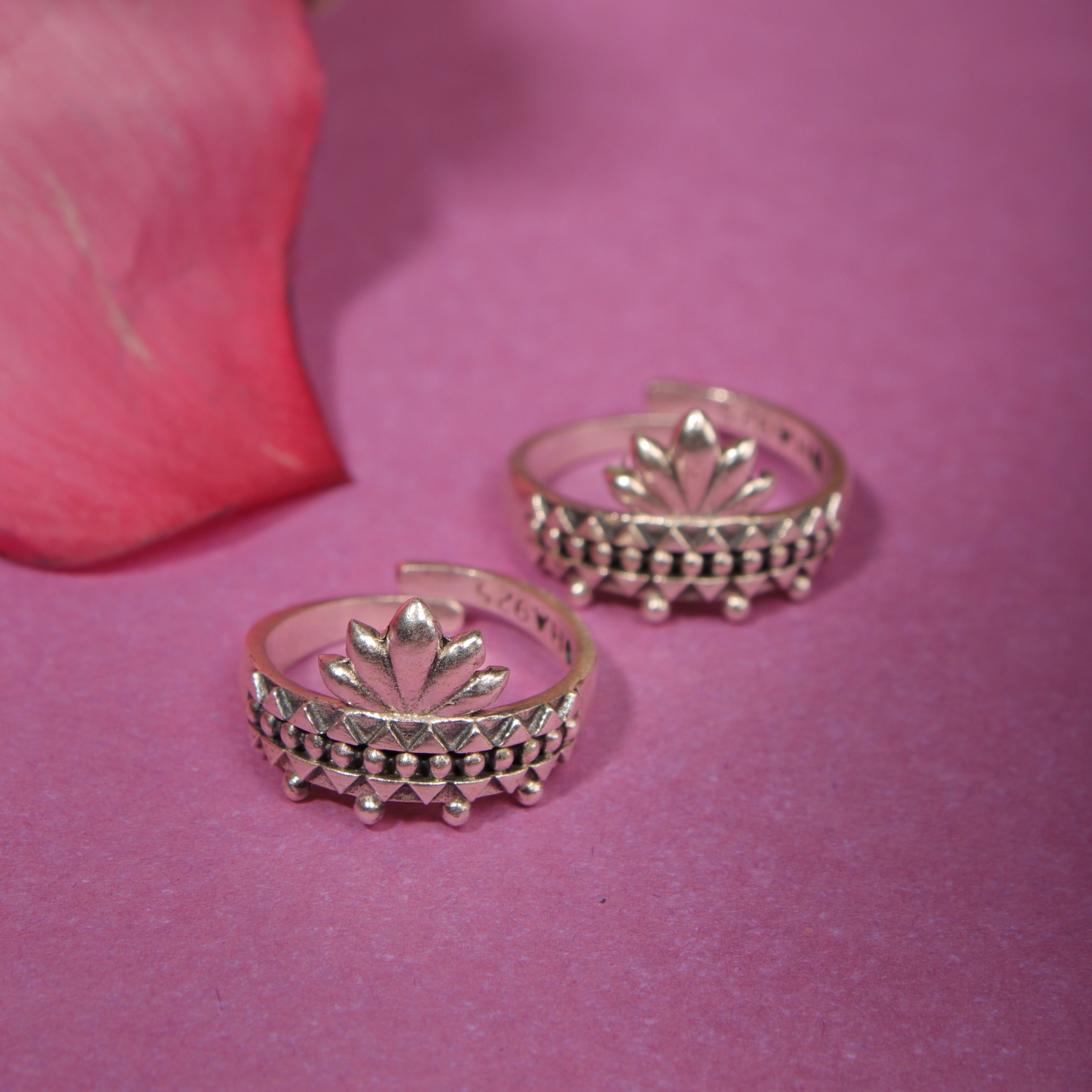 Padma Silver Toe Ring by Moha