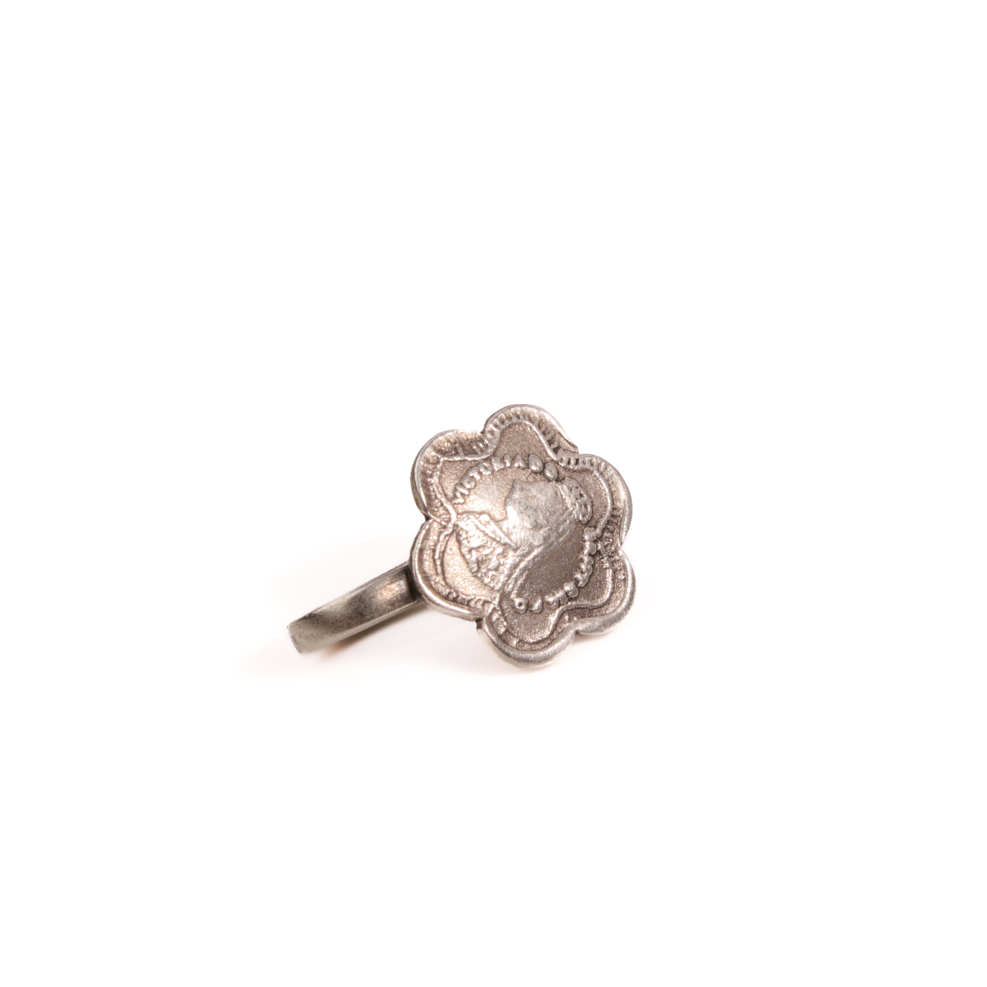Queen Nose pin, Clip-on