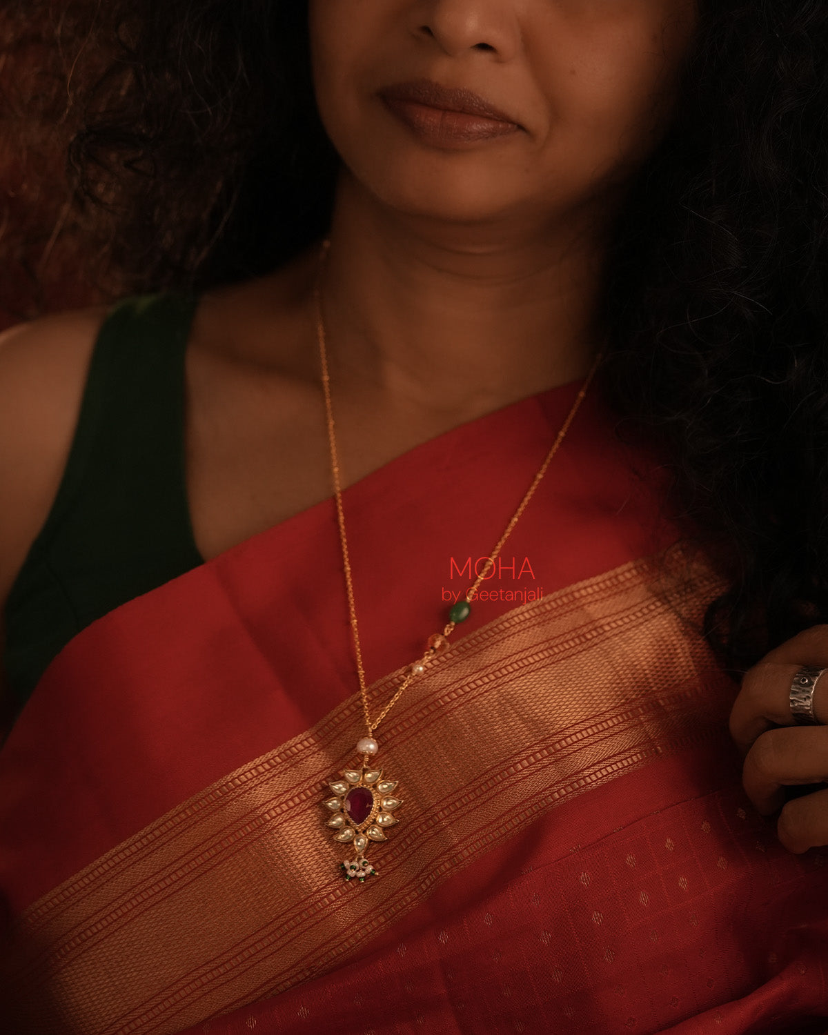 Omira Silver Pendant With Chain By Moha