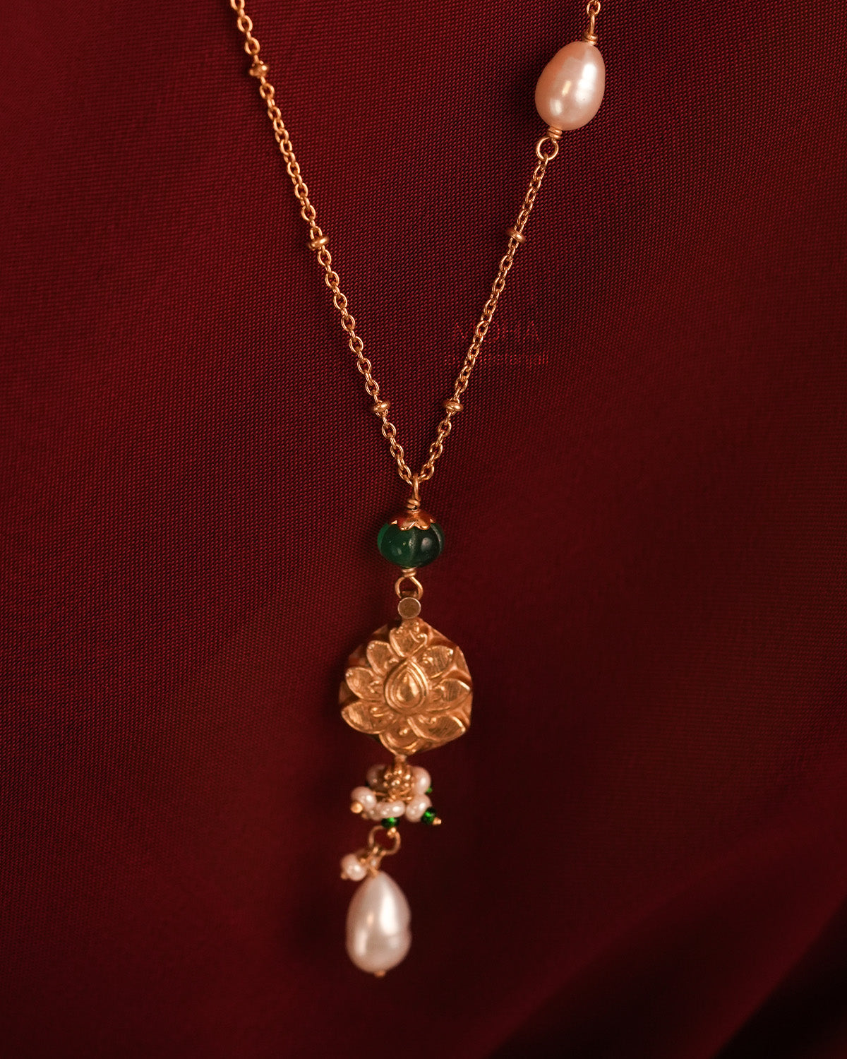 Samaya Silver Pendant With Chain By MOHA