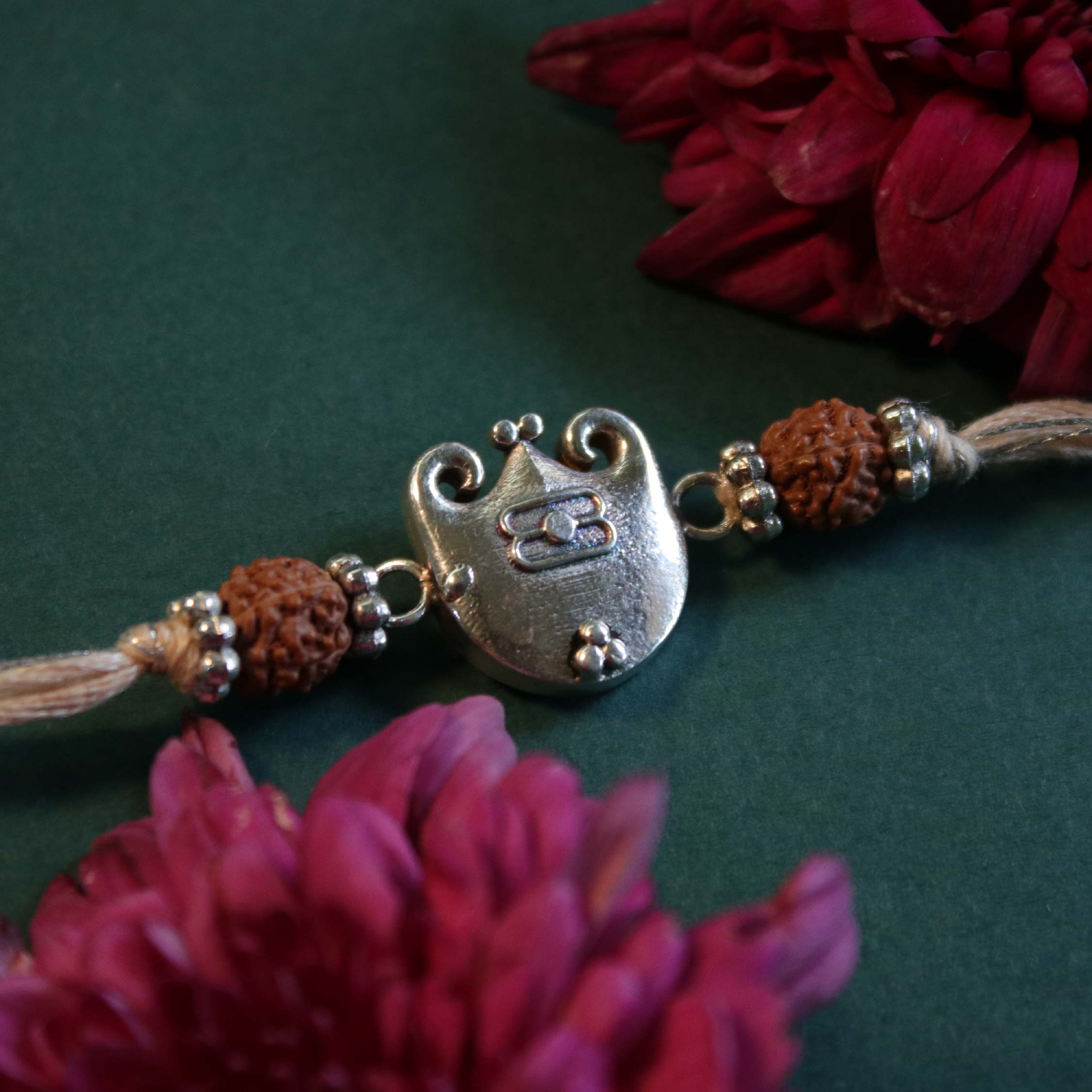 Vibhuti Rakhi
