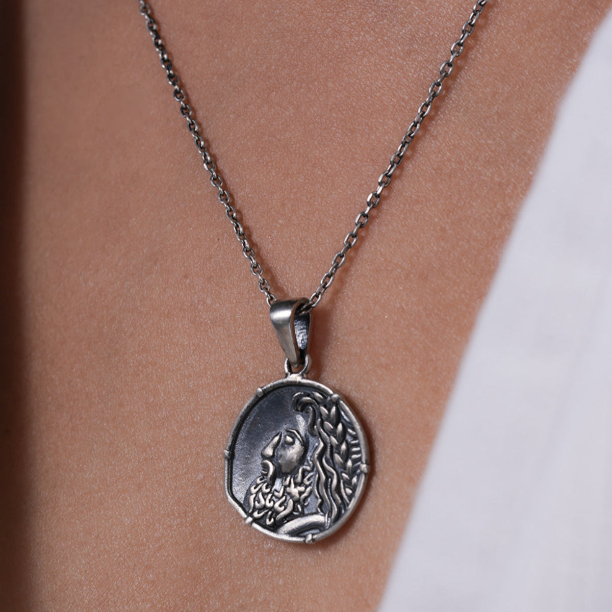 zeus silver pendant with chain by moha