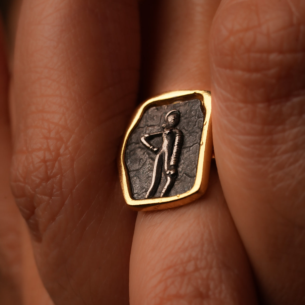 naari silver finger ring by moha