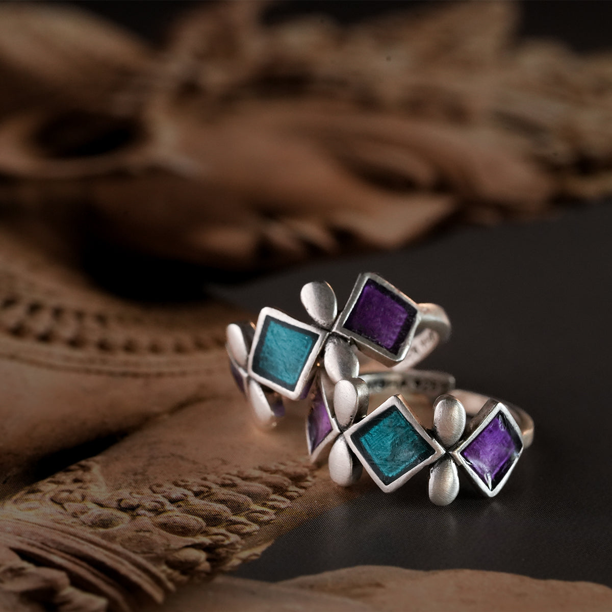 neela silver toe rings by moha