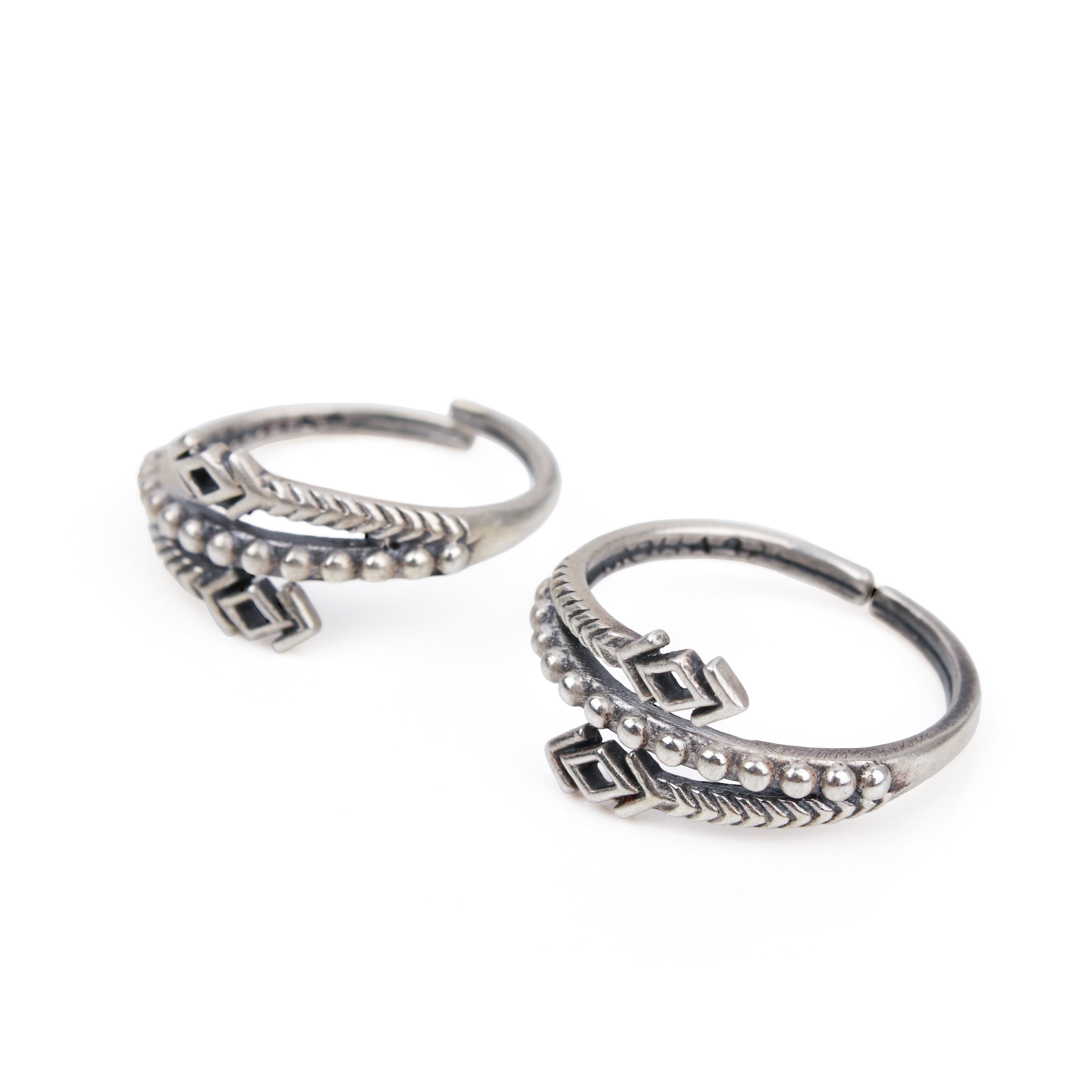 rekha silver toe ring by moha