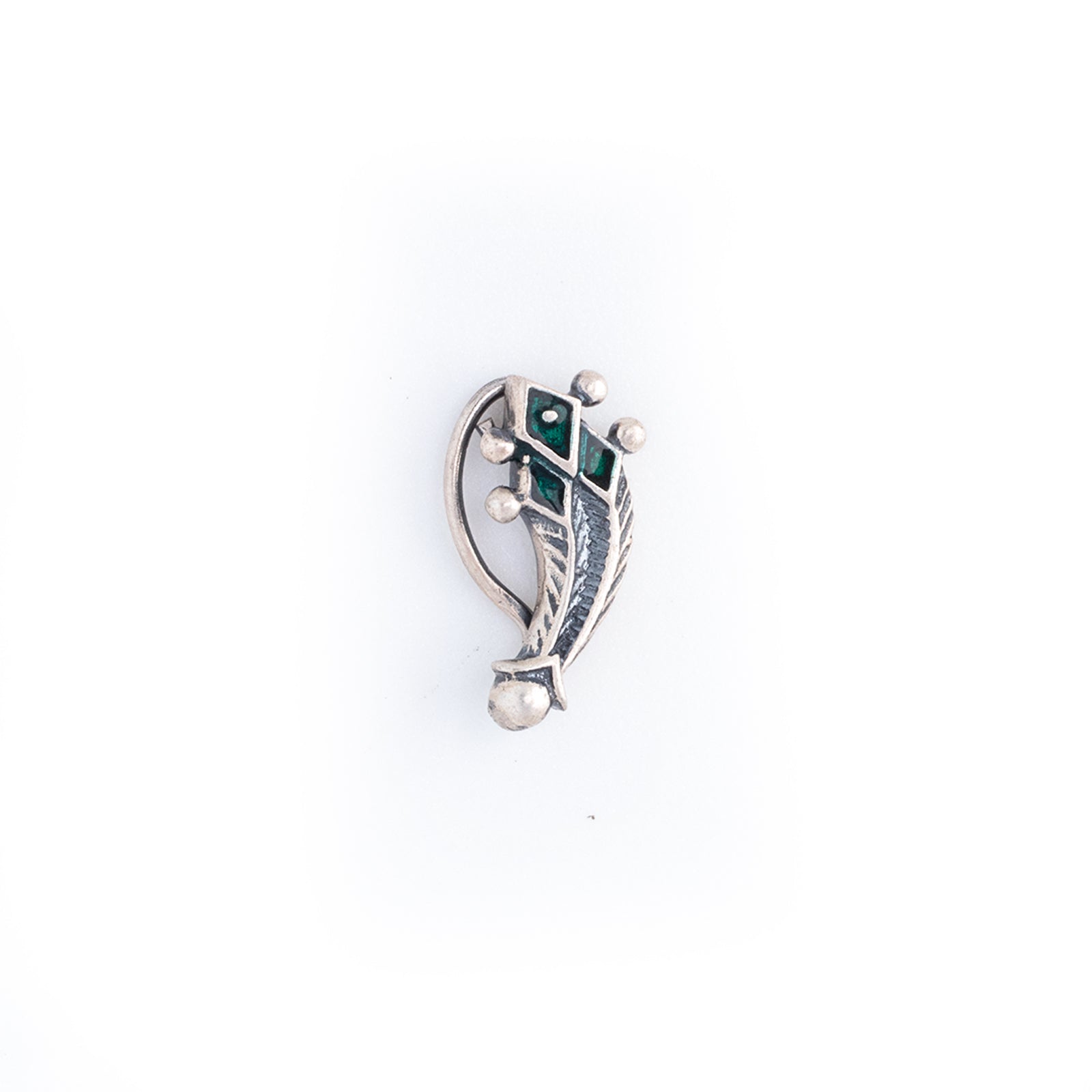 machli silver nath clip on left by moha