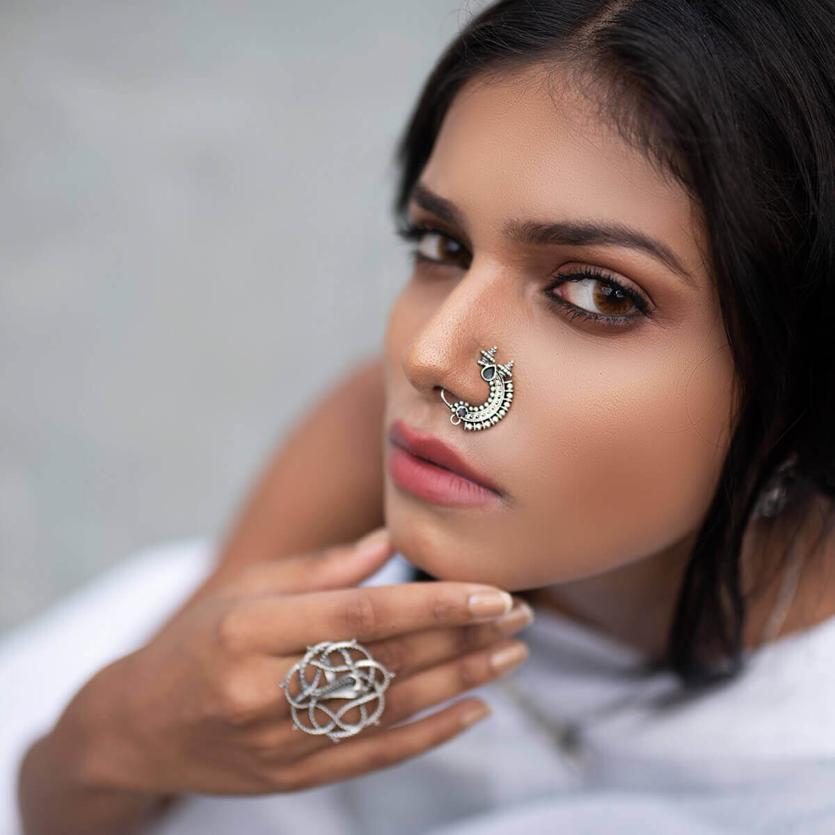temple silver nath black clip on left by moha