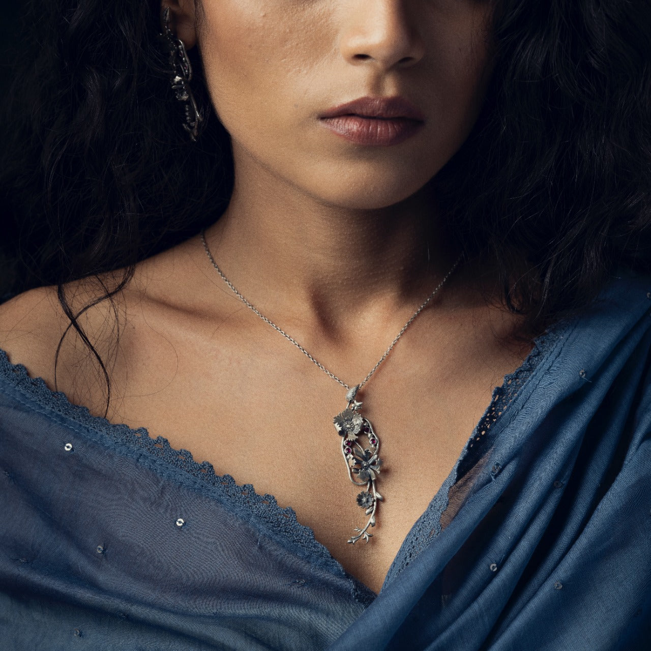william morris compton vertical silver pendent with chain by moha