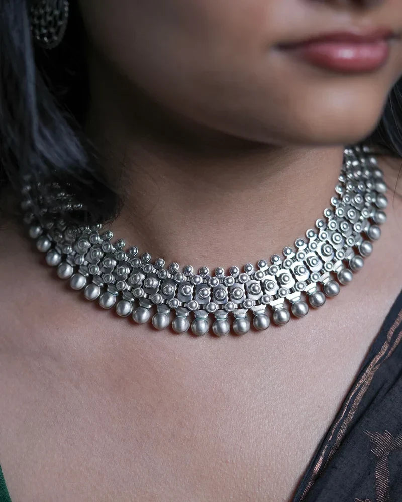 925 Sterling Silver Necklaces vs Silver-Plated Necklaces: What's the Difference?