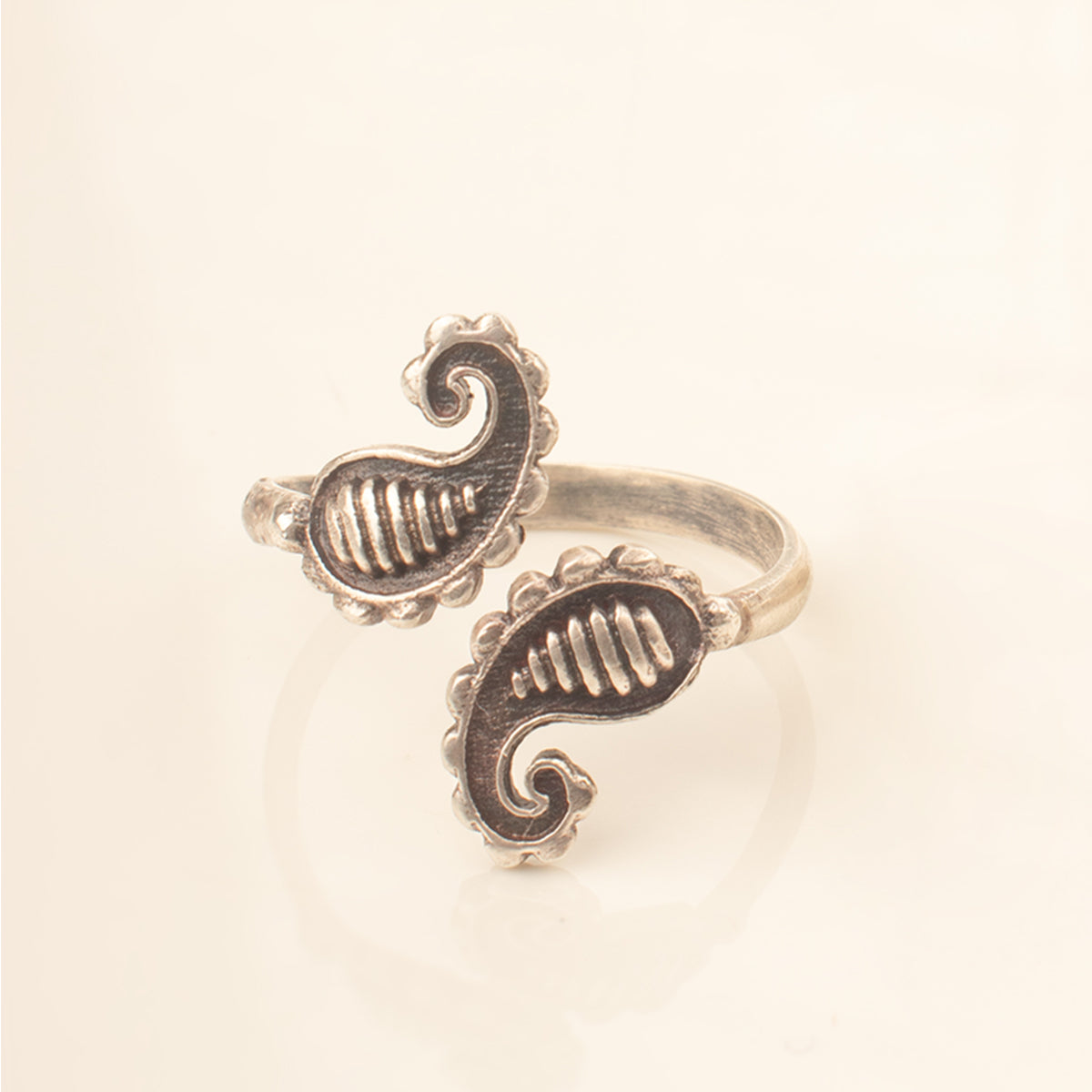 Anokhi Silver Finger Ring by Moha