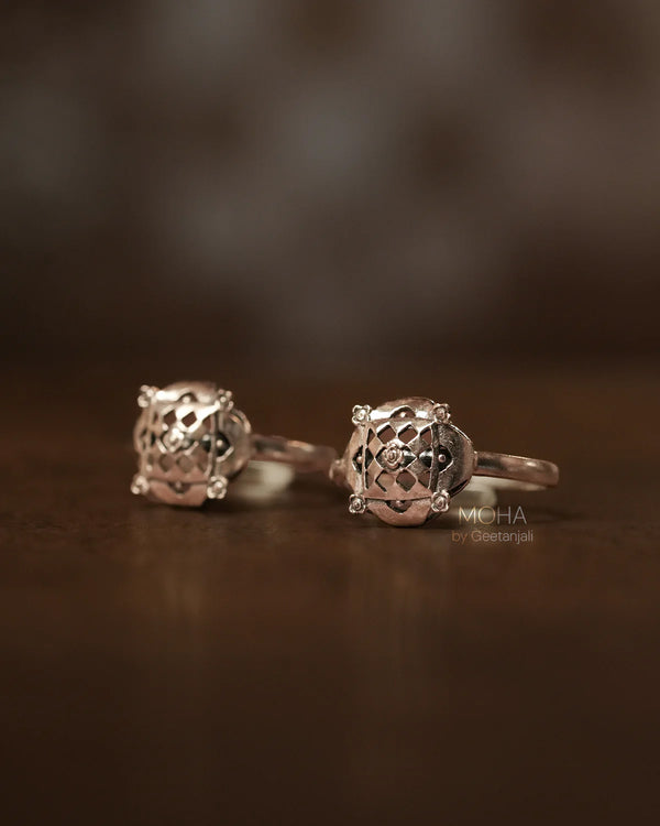 Chak Silver Toe ring by MOHA