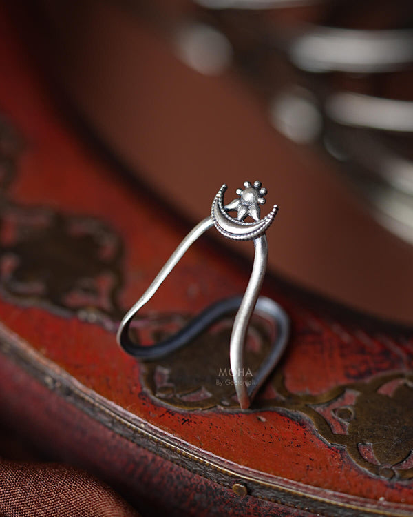 Chandra Vanki Silver Finger Ring by Moha