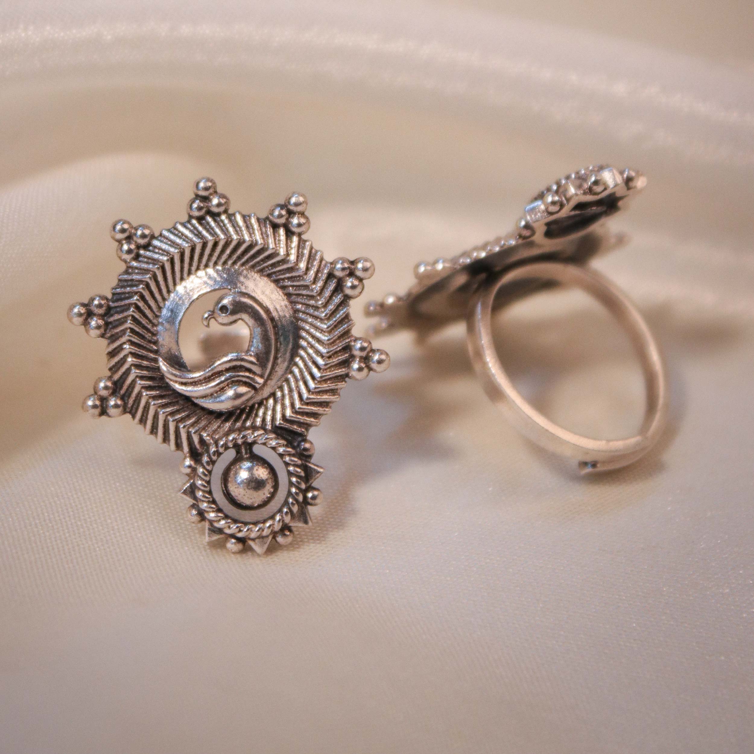 Hansika Silver Toe Ring by MOHA