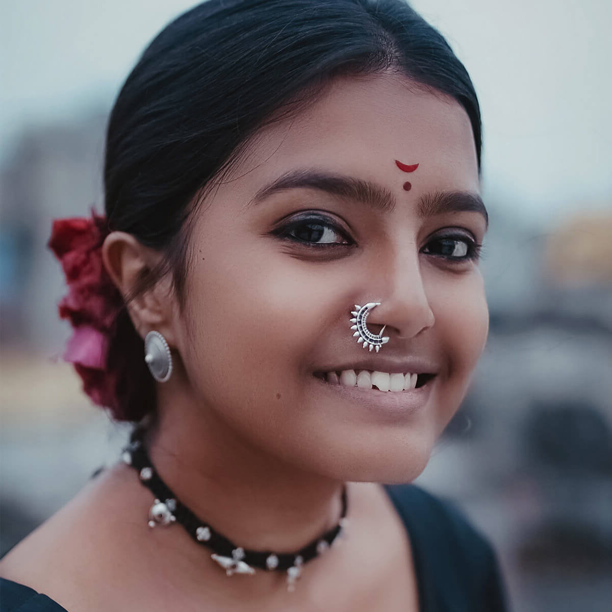isha silver nath black pierced right by moha