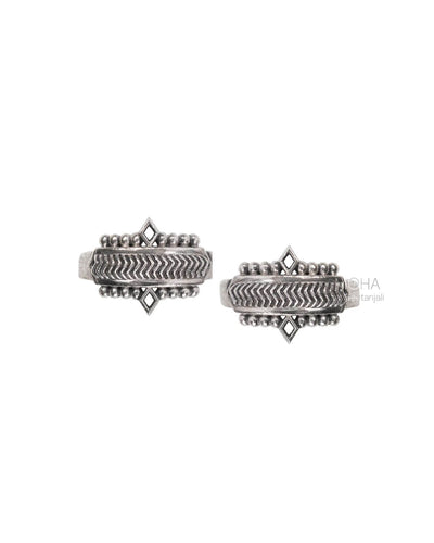Kalki silver toe ring by Moha