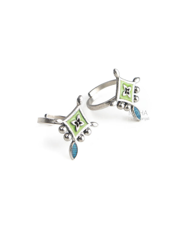 Kriti Silver Toe Rings by MOHA