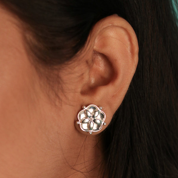 Nilaya Silver Stud  Earrings by MOHA