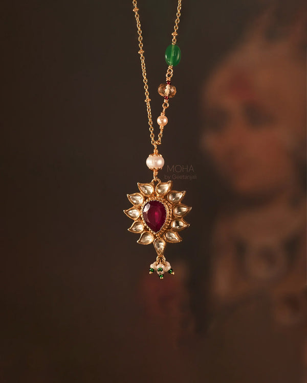 Omira Silver Pendant With Chain By Moha