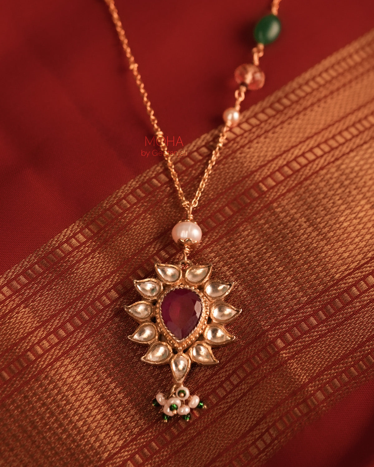 Omira Silver Pendant With Chain By Moha