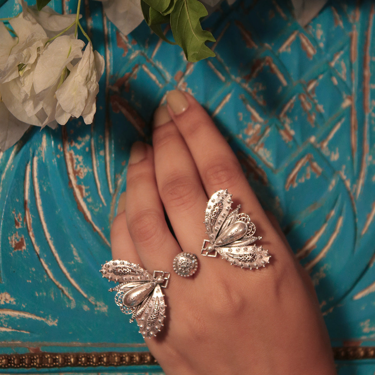 titli double finger silver ring