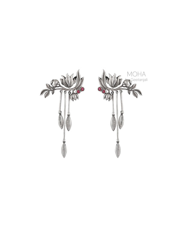 William Morris - 3 Stems Lilly Silver Earrings by Moha