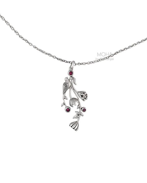 William Morris - Strawberry Thief Vertical Silver Pendant by Moha