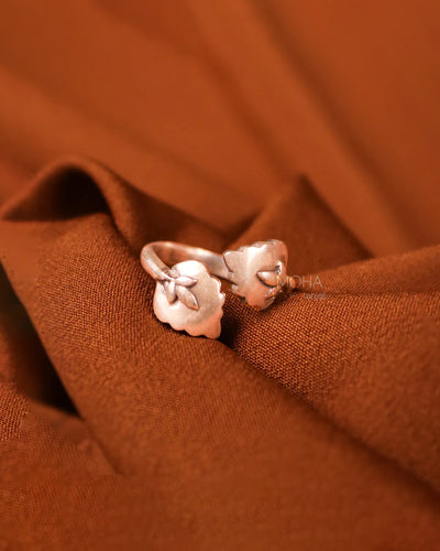 Bela Silver Finger Ring by MOHA