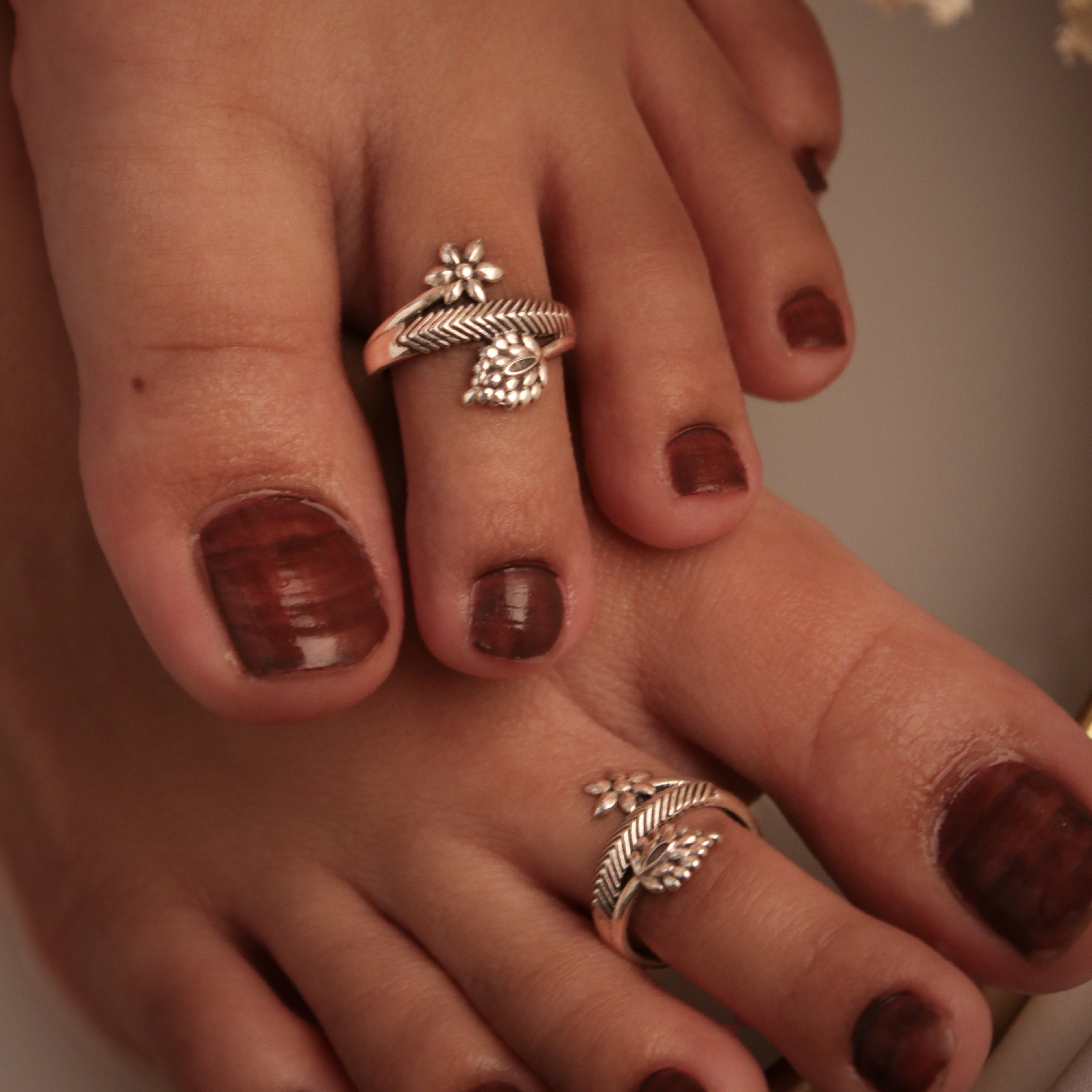 juhi silver toe ring by moha