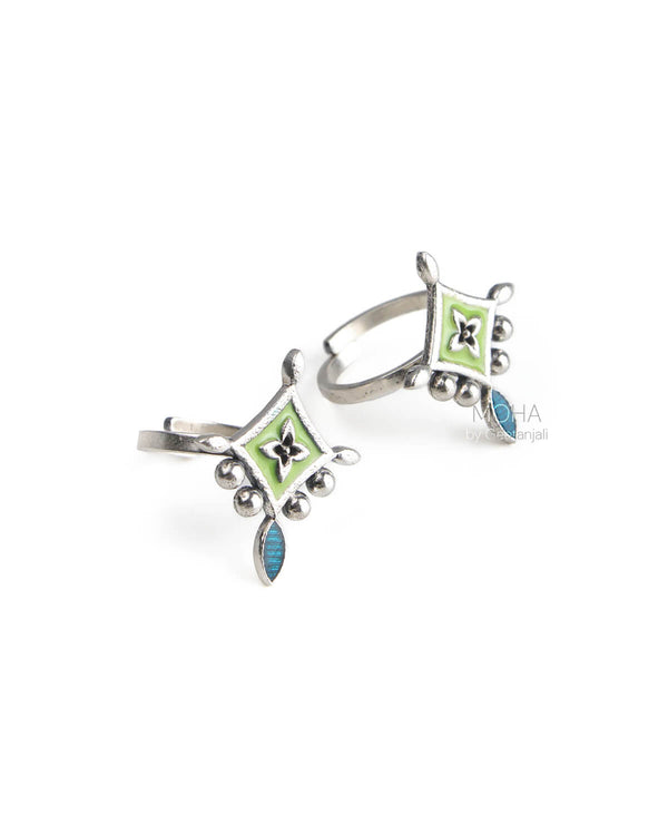 Kriti Silver Toe Rings by MOHA