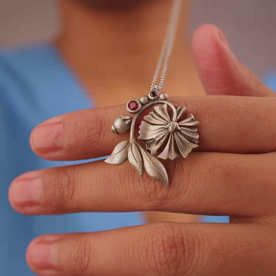 William Morris - Bloom Lilly Silver Pendant by Moha