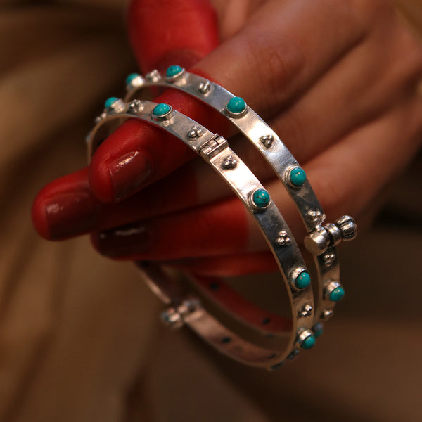Ratna Valaya Silver Bangle by MOHA