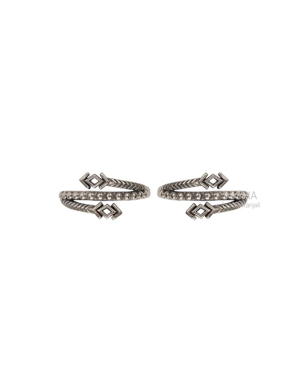 Rekha silver toe ring by Moha