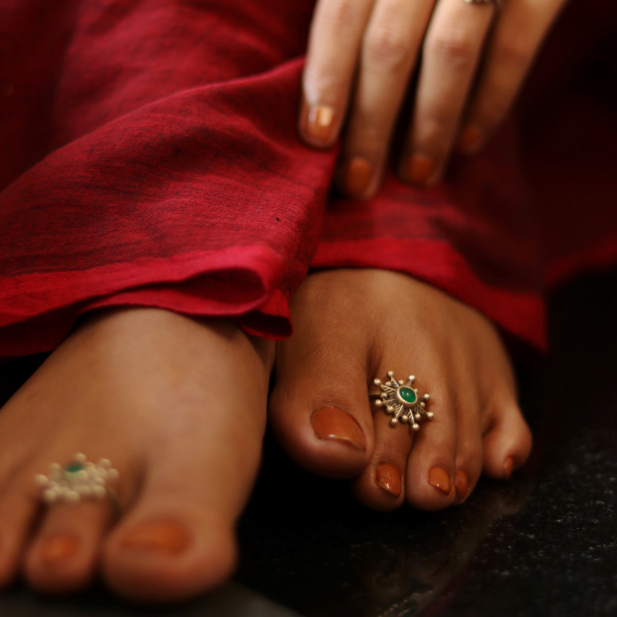 Juhi silver toe ring by Moha