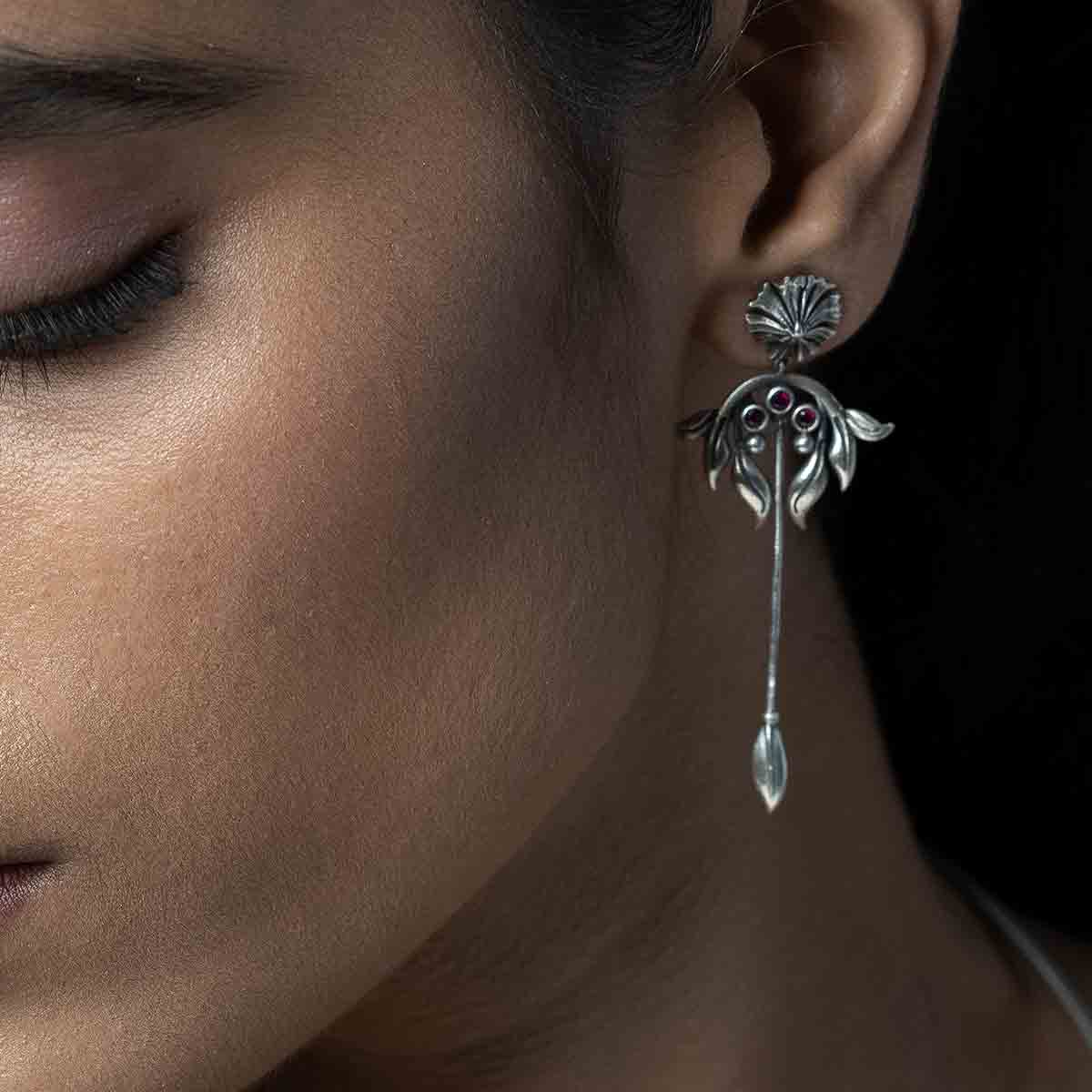 William Morris - Stem Lilly Silver Dangling Earrings by Moha