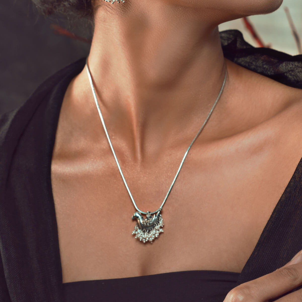 Shuk Sarika Sliver Pendant With Chain Necklace.