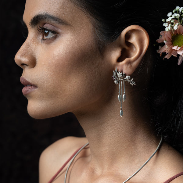William Morris - 3 Stems Lilly Silver Earrings by Moha