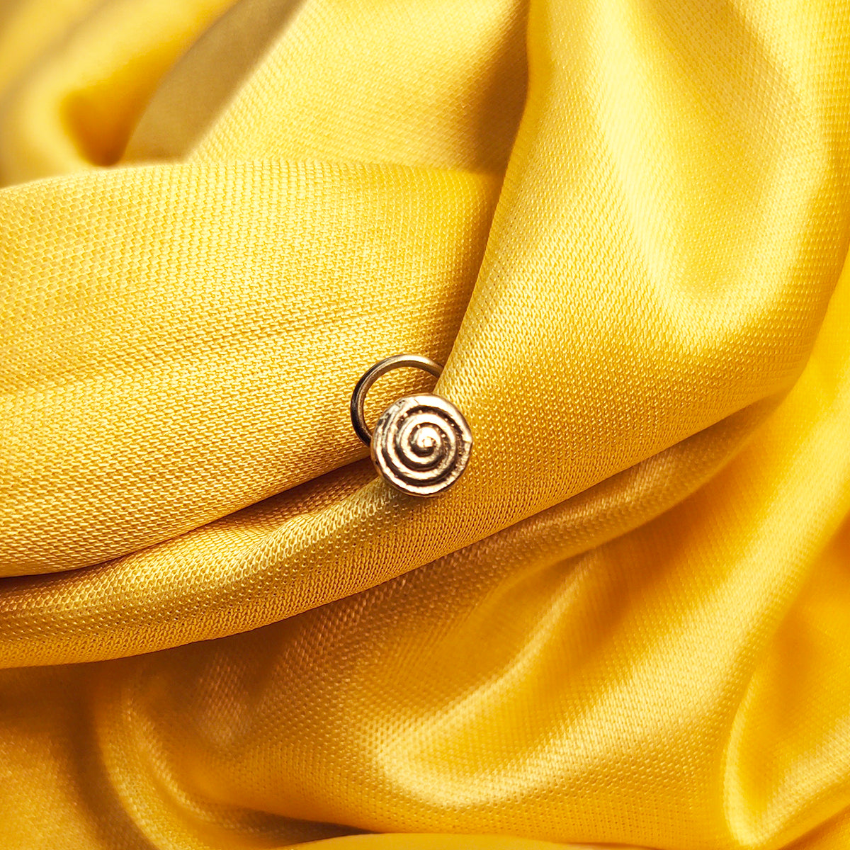 spiral silver nose pin pierced by moha