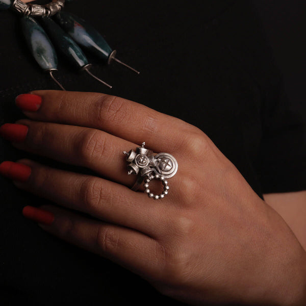 West Rose Circle Silver Finger Ring