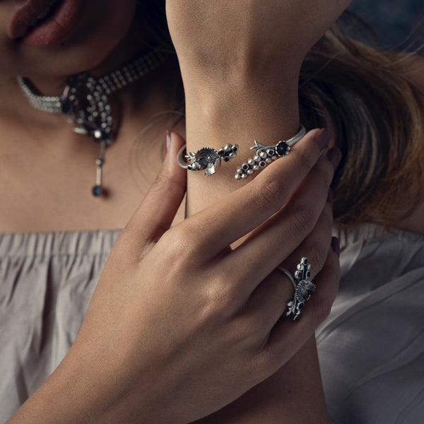 William Morris - Compton Buds Silver Bangle by Moha